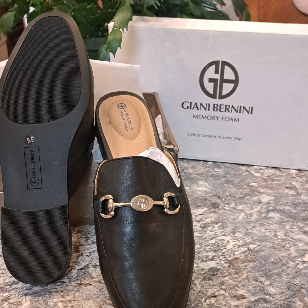 NWT Giani Bernini Black Mules with Gold Detail Box.
